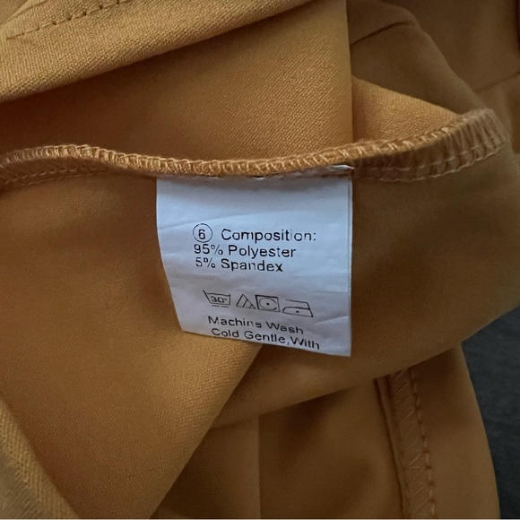 SHEIN Crop Top - Picture 4 of 4